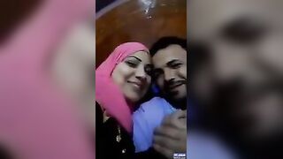 سكس عربدة - لحظات فرح: قبلات ساحرة تأسر القلوب وتجعل القلب يتراقص في عالم مليء بالحب!