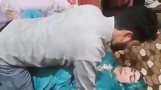 سكس عربدة - ست البيت تشعل شغف شاب مصري بتجربة مثيرة