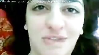 سكس عربدة - مراهقة مصرية تبحث عن تجارب جديدة في العلاقات الجنسية